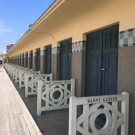Апартаменты L'Atelier Des Planches Довиль Экстерьер фото
