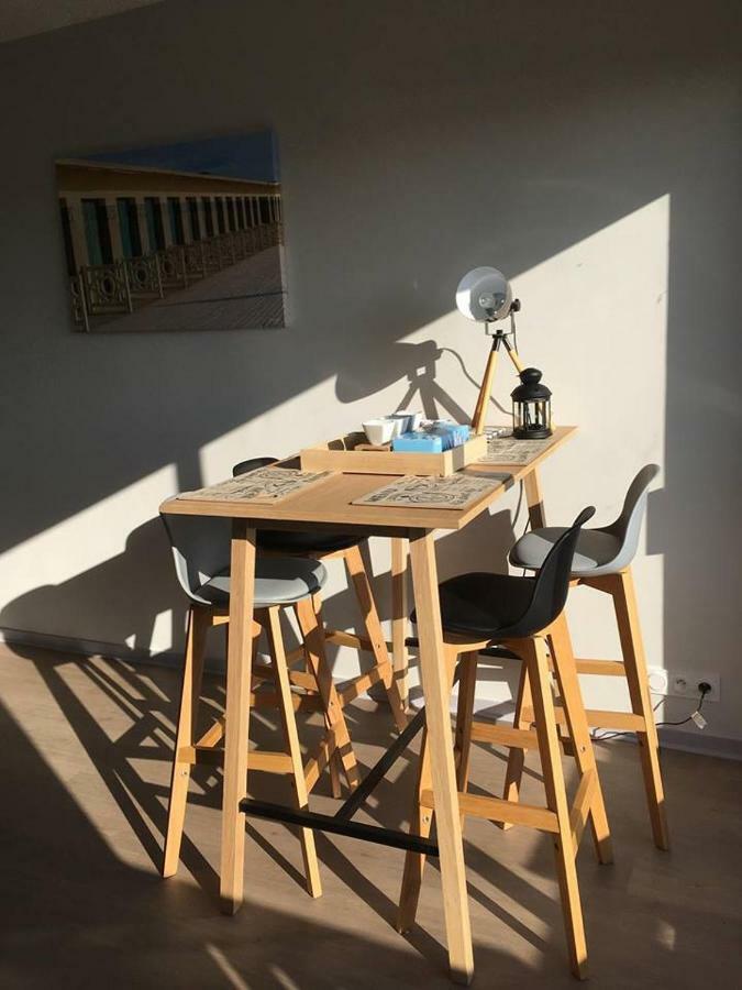 Апартаменты L'Atelier Des Planches Довиль Экстерьер фото